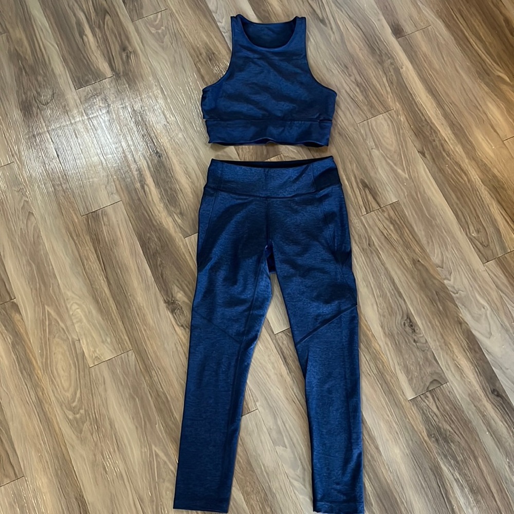 Outdoor voices matching workout set size s